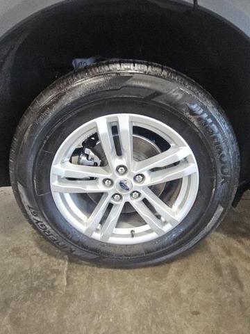 Photo of 2022 Oxford White Ford Explorer
