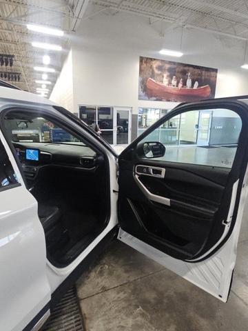 Photo of 2022 Oxford White Ford Explorer
