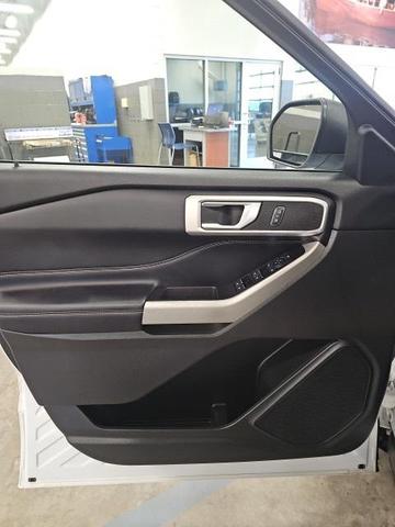 Photo of 2022 Oxford White Ford Explorer