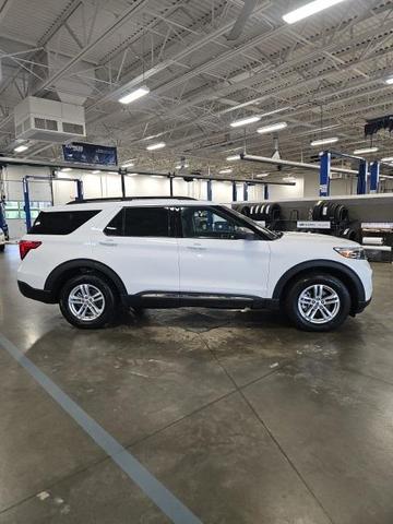 Photo of 2022 Oxford White Ford Explorer