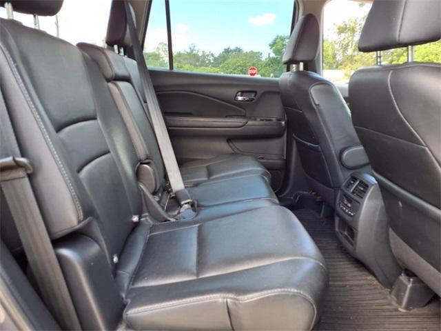 Photo of 2018 Modern Steel Metallic Honda Pilot