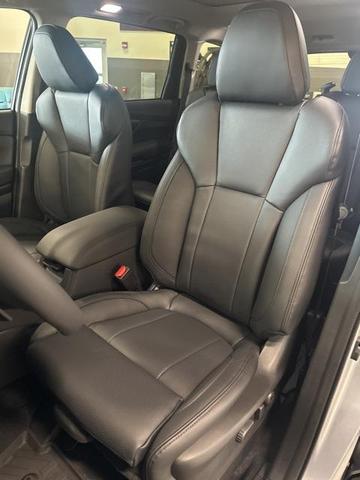 Photo of 2025 Ice Silver Metallic Subaru Ascent