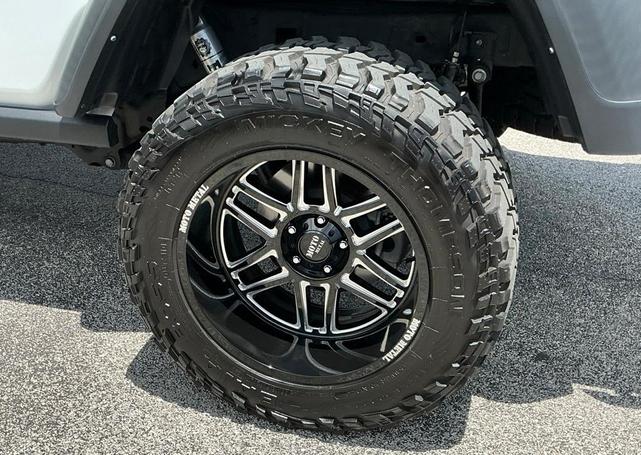 Photo of 2022 Bright White Clearcoat Jeep Gladiator