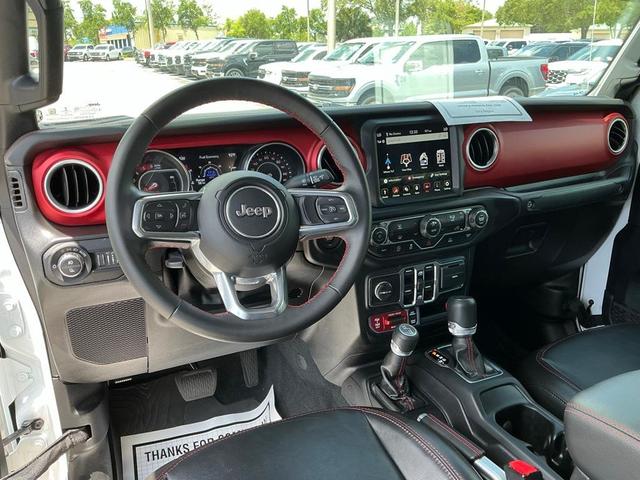 Photo of 2022 Bright White Clearcoat Jeep Gladiator