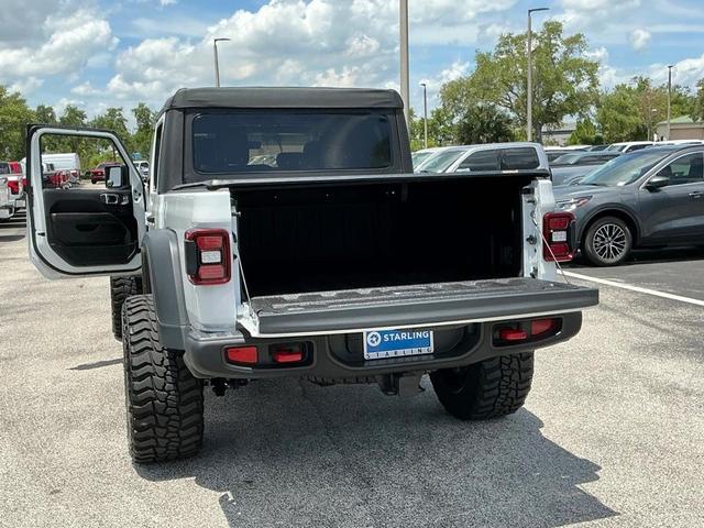 Photo of 2022 Bright White Clearcoat Jeep Gladiator