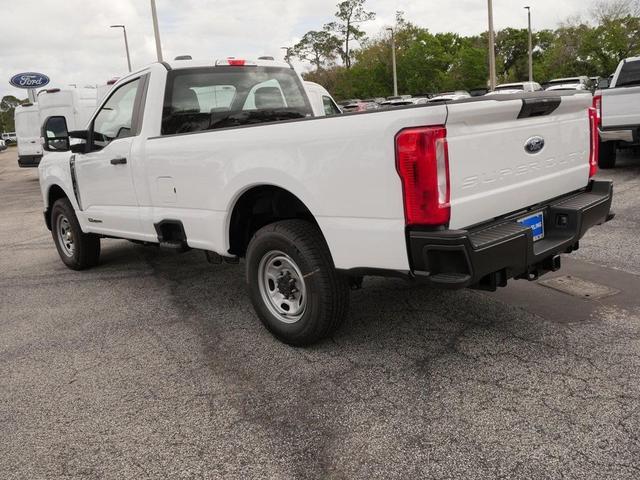 Photo of 2025 Oxford White Ford F-250