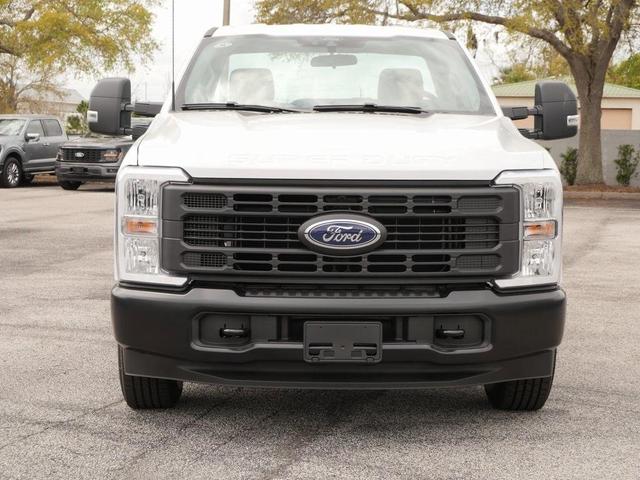 Photo of 2025 Oxford White Ford F-250