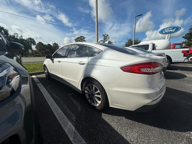 Photo of 2020 White Platinum Ford Fusion