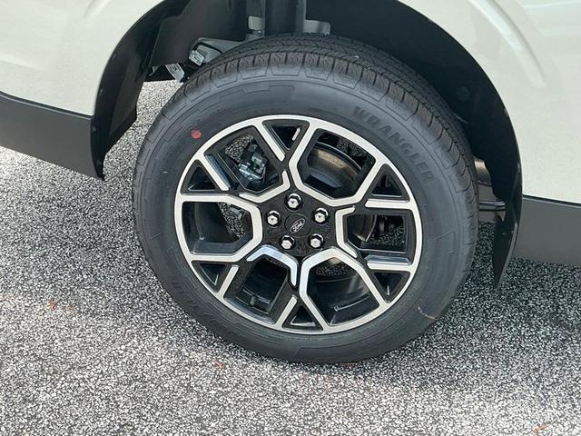 Photo of 2025 Desert Sand Ford Maverick