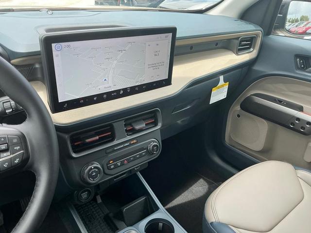 Photo of 2025 Desert Sand Ford Maverick