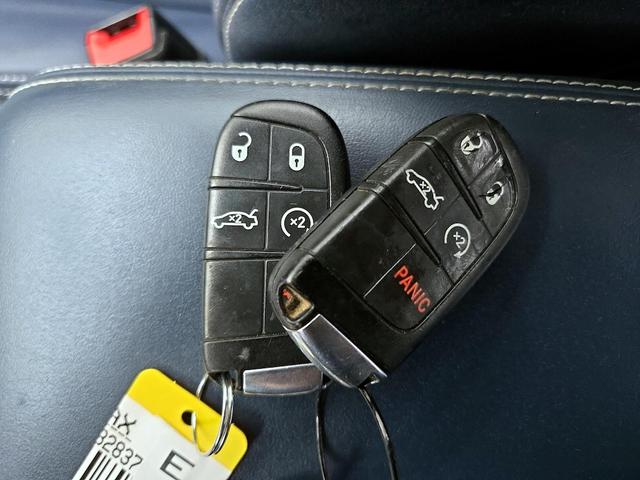 Photo of 2014 Pearl Chrysler 300