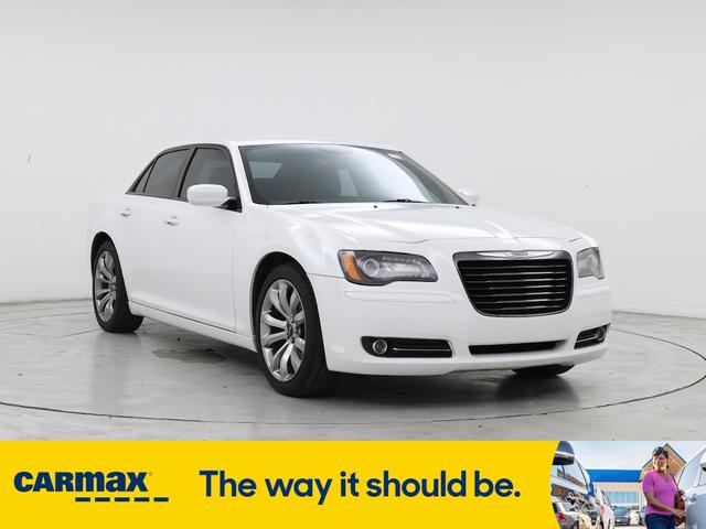 Photo of 2014 Pearl Chrysler 300