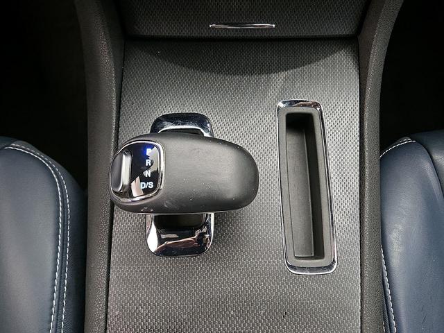 Photo of 2014 Pearl Chrysler 300