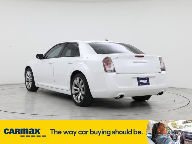 Photo of 2014 Pearl Chrysler 300
