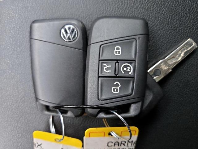 Photo of 2022 Gray Volkswagen Taos