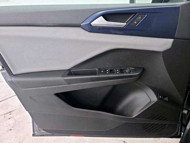 Photo of 2022 Gray Volkswagen Taos