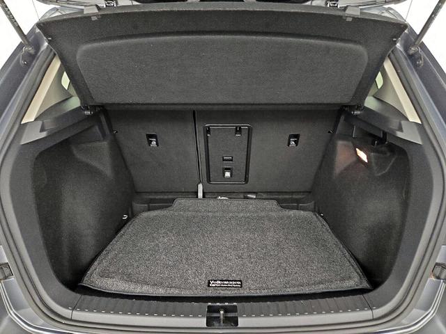 Photo of 2022 Gray Volkswagen Taos