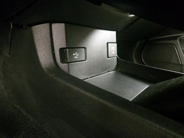 Photo of 2019 White Honda Civic