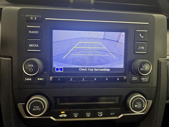 Photo of 2019 White Honda Civic
