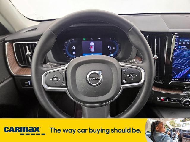 Photo of 2022 Black Volvo XC60