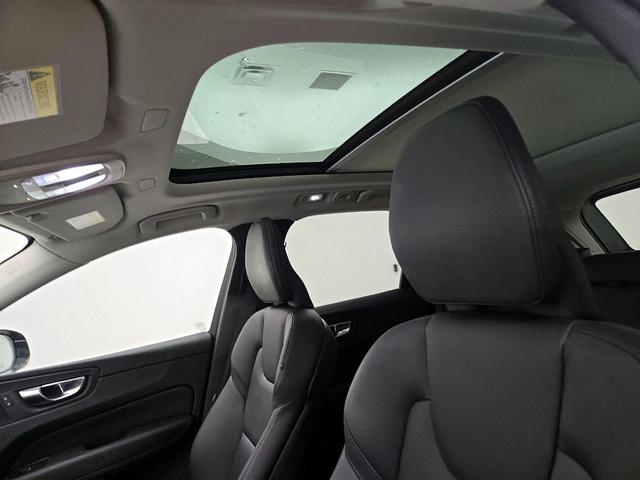 Photo of 2022 Black Volvo XC60