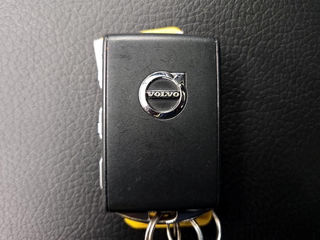 Photo of 2022 Black Volvo XC60
