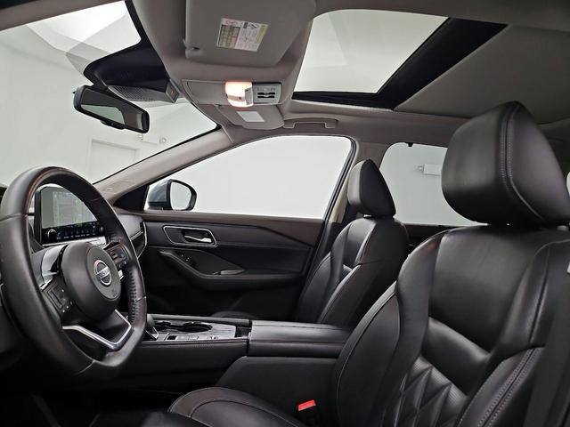 Photo of 2021 Blue Nissan Rogue