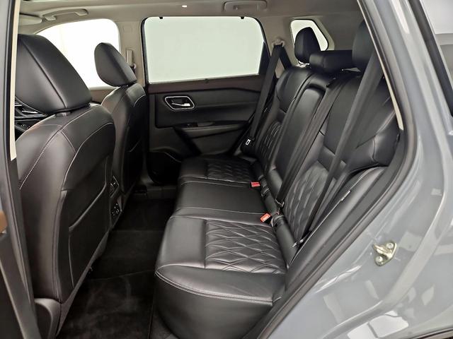 Photo of 2021 Blue Nissan Rogue