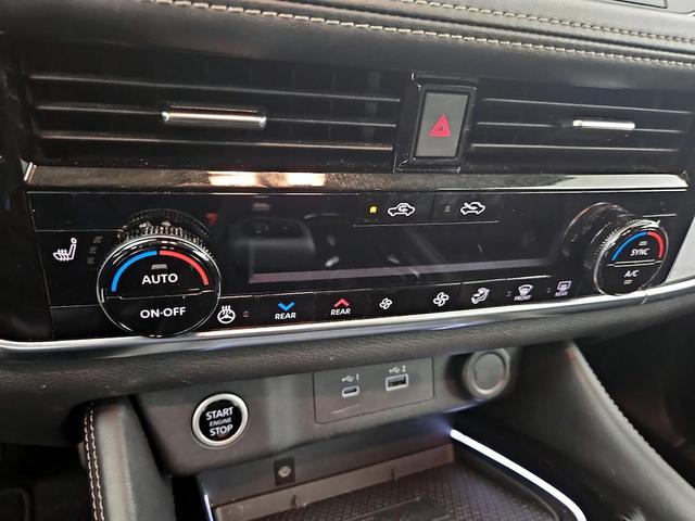 Photo of 2021 Blue Nissan Rogue