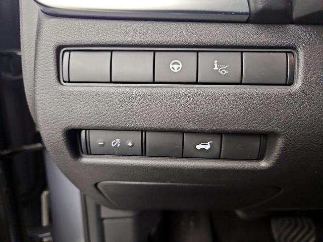 Photo of 2021 Blue Nissan Rogue