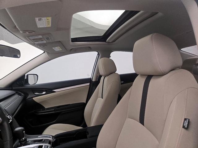 Photo of 2016 White Honda Civic