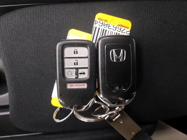 Photo of 2016 White Honda Civic
