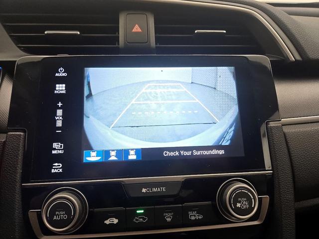 Photo of 2016 White Honda Civic