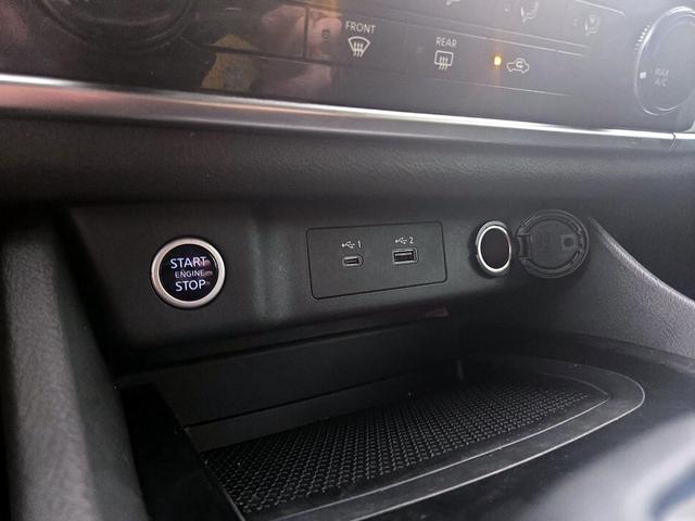 Photo of 2023 White Nissan Rogue