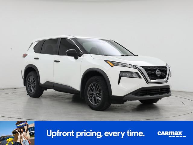 Photo of 2023 White Nissan Rogue
