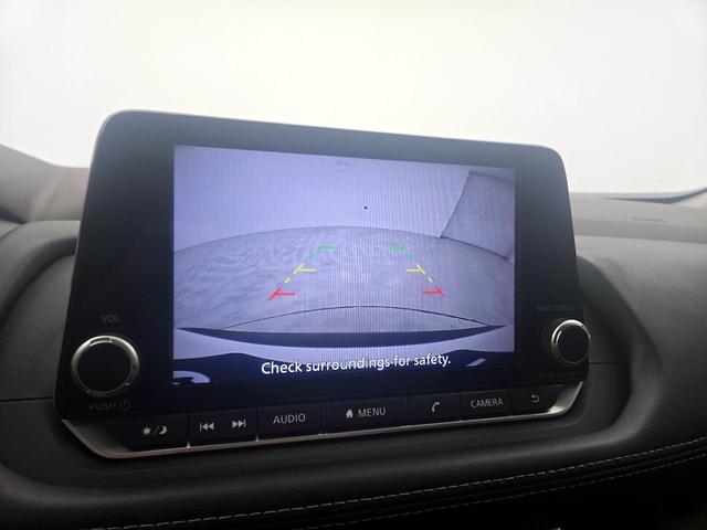 Photo of 2023 White Nissan Rogue
