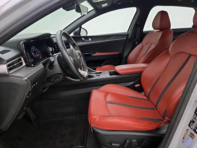 Photo of 2023 Gray Kia K5