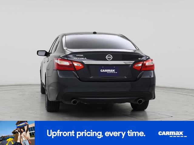 Photo of 2017 Gray Nissan Altima