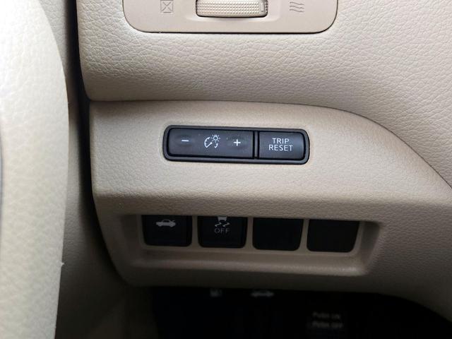 Photo of 2017 Gray Nissan Altima