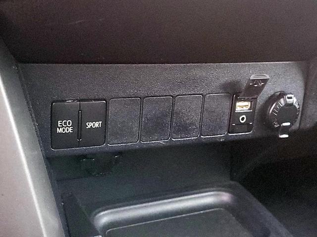 Photo of 2018 Silver Toyota RAV4
