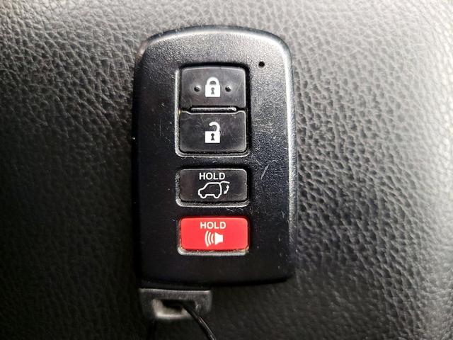 Photo of 2018 Silver Toyota RAV4