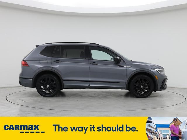 Photo of 2022 Gray Volkswagen Tiguan