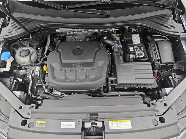 Photo of 2022 Gray Volkswagen Tiguan