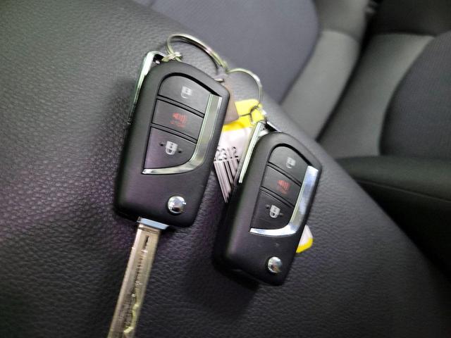 Photo of 2025 Black Toyota RAV4 Hybrid