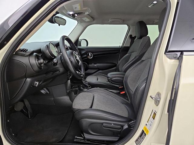 Photo of 2018 White MINI Hardtop