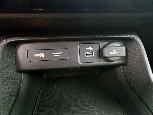 Photo of 2022 White Honda Civic