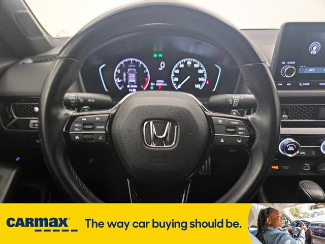 Photo of 2022 White Honda Civic