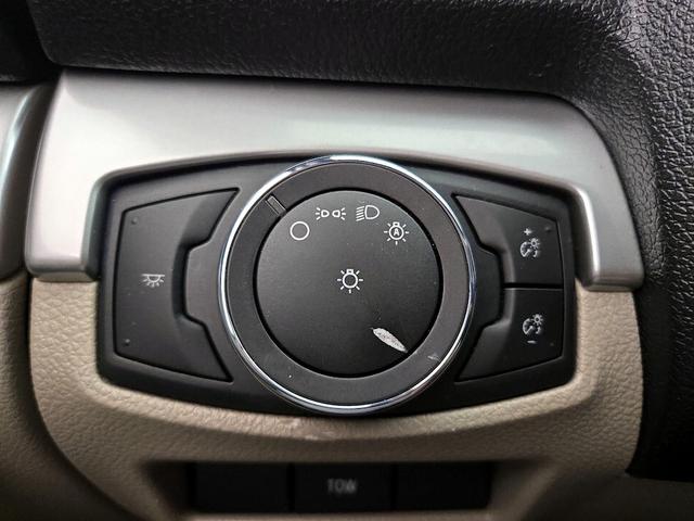 Photo of 2018 White Ford Explorer
