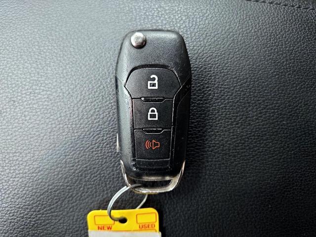 Photo of 2018 White Ford Explorer