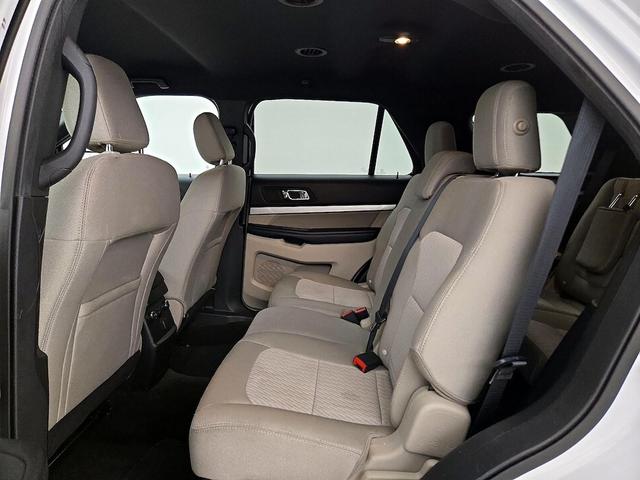 Photo of 2018 White Ford Explorer